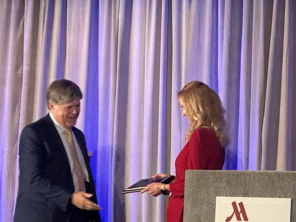 NC5_LelanStatom's tweet photo. Congratulations @JJaggers_WREG3 who recently retired from @3onyourside in Memphis! He was named 2023 National Broadcaster of the Year at #NWAS23 in KC. His award was presented to him by @LisaSpencerWSMV. They worked together at #WHBQ. I have always been a fan of Jim’s. weather! https://t.co/hHCwdA0wM6