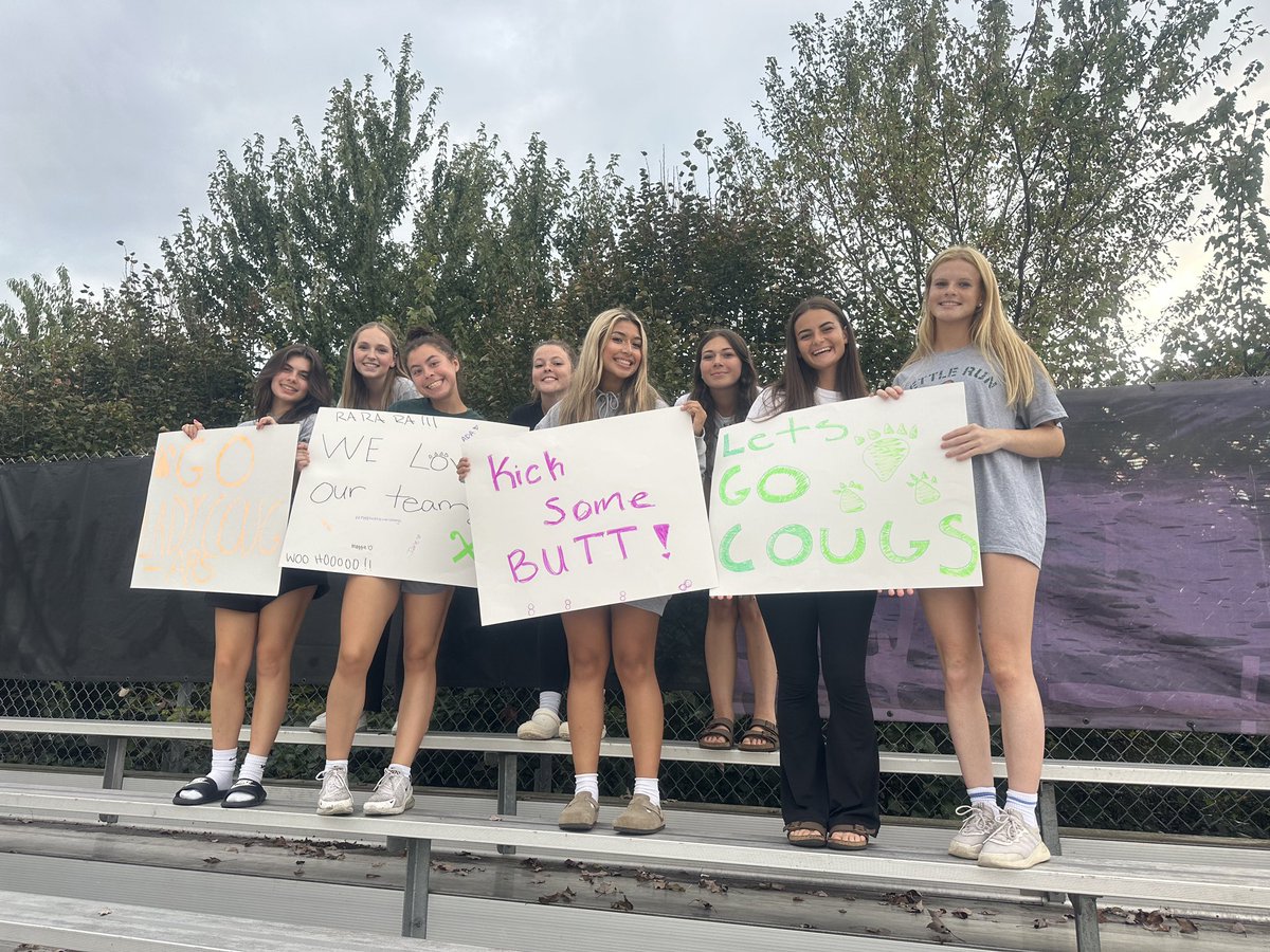supporting our JV team! 🏑🤍⭐️