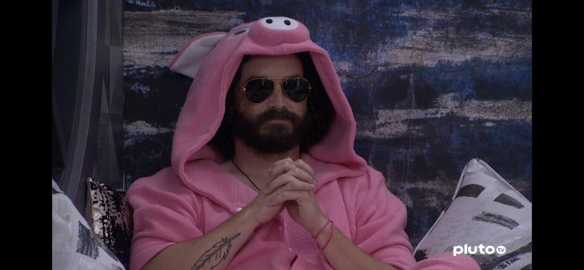 89razorskate20's tweet photo. This piggy is proud of his work today. He did accomplish getting everyone else to get together and vote out Izzy. What he doesn’t know is that still no one wants to work with him moving forward #BB25 https://t.co/qcoqwh44oR