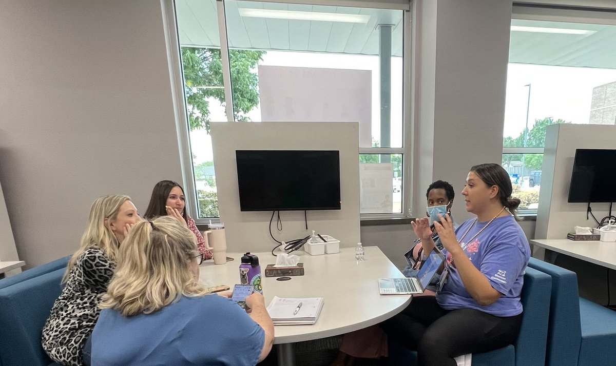 triciabadillo's tweet photo. Such a great time for quick #MyChoicePD sessions today! Grateful for @BlantonBulldogs educators sharing classroom strategies they are using and for the desire of everyone to learn and grow! #collaboration and #learning are top priorities! @CFBISD @susanmachayo @DlrMaggie https://t.co/KUexJg5yGe
