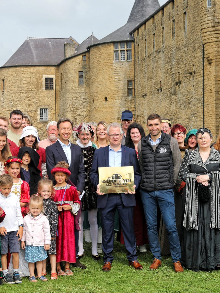TourismArdennes's tweet photo. Le @Chateau_Sedan vient d'être élu le #MonumentPréféré des Français 2023 🏆
On est tous très fiers de cette reconnaissance nationale pour ce fleuron du tourisme ardennais 🐗
Pour en savoir plus et afin de préparer votre prochaine visite ➡️ https://t.co/QoDUwcFyrI

#Ardennes https://t.co/gwweNyRr5c