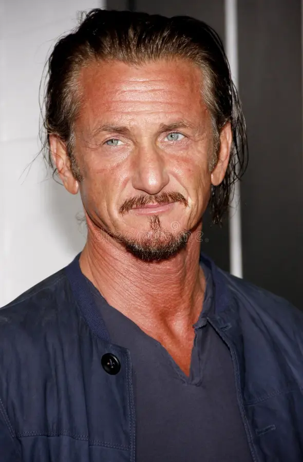 Meme_Behavior's tweet image. Sean Penn has now collected 3 of 4 hairstyles from The Three Stooges: