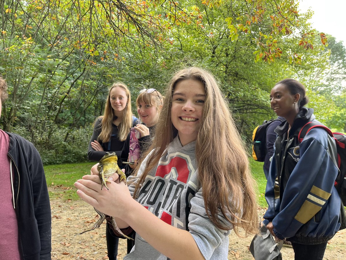 CKurtScience's tweet photo. Great day for a field trip! Thank you summit county metro parks!! @theTwinsburgHS https://t.co/uJWPNTAPPC