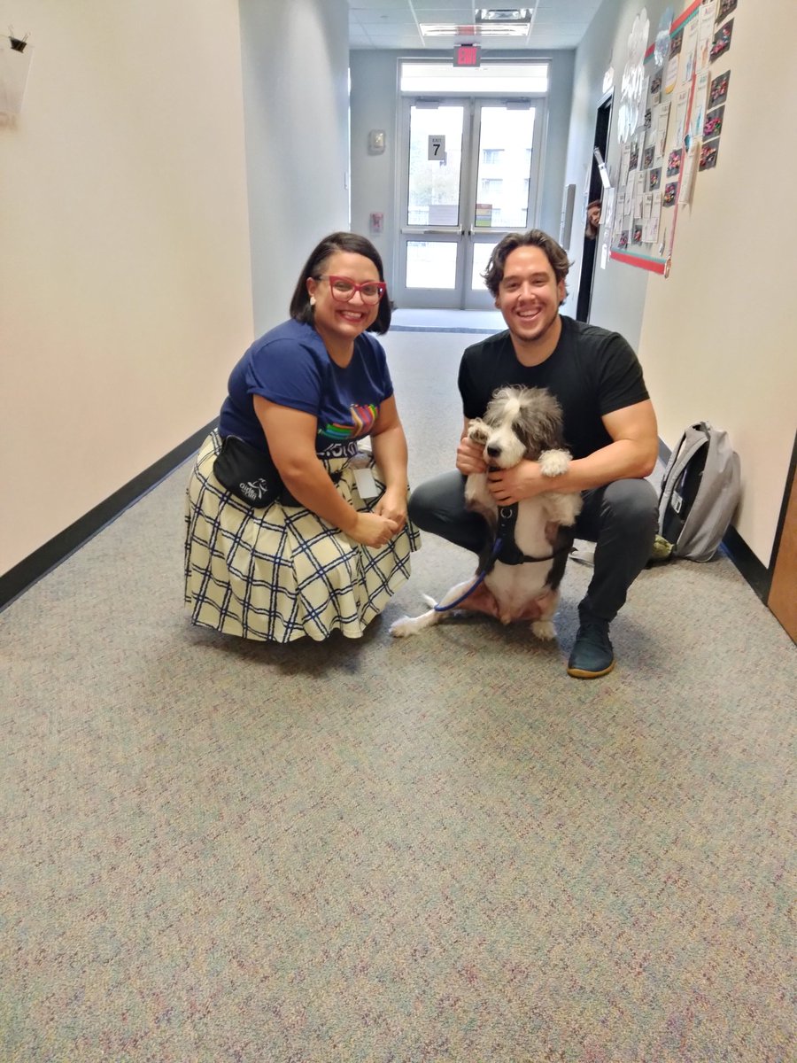 HMQLibrary's tweet photo. We were so excited to welcome Mr. Will and Charmander from the Healing Species program to HMQ today! Charmander and I are already best friends. @alief_libraries @HolmquistES
@kimtoney @hmqlibrarylady #alieflibraries #goingbeyondthebook #happytobeahummingbird https://t.co/wZUiBcOf95