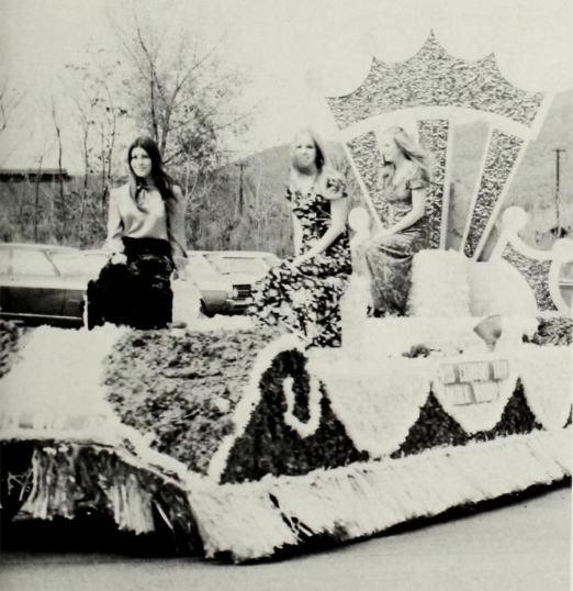 PSCAlumniAssoc's tweet photo. Welcome to another Wayback Wednesday. This week we look back at the 1973 yearbook.
Who remembers Homecoming parades? Did you help build a float? Did you ride in the parade? Do you remember what route it took through town?
What are some of your memories of Homecoming parades? https://t.co/JHo4KSkaQu
