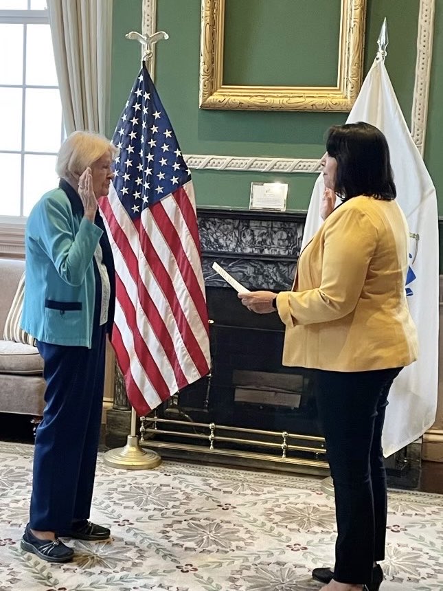 Carol Donovan tweet media