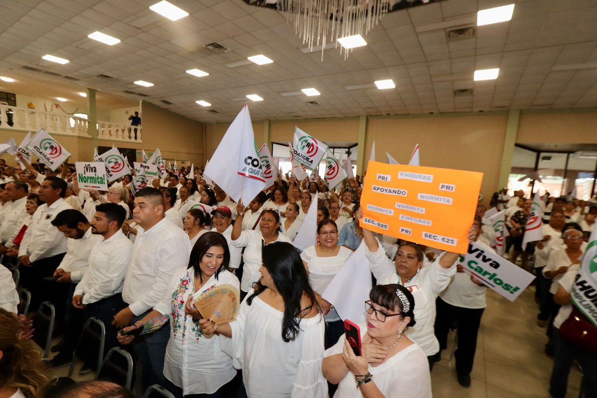 PRICoahuila's tweet photo. El PRI, al igual que la Patria, empiezan desde frontera segura de México.
Desde aquí, el priismo nigropetense fue reconocido por contribuir en la victoria más contundente de la historia de nuestro partido, que llevó a la gubernatura a Manolo Jiménez Salinas.
#AquíCumplimos https://t.co/O68Fdy6rpA