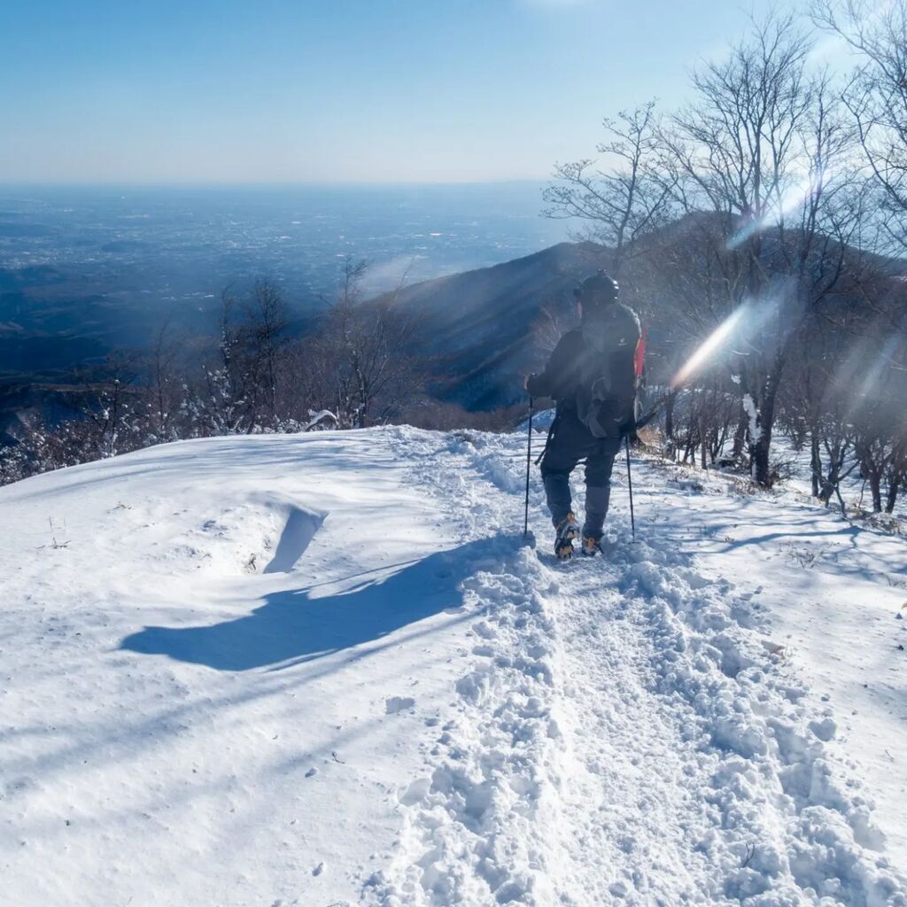 赤城山
#赤城山 #雪山 #冬の風物詩 #山岳地帯 #雪景色 #NatureBeauty #SnowyPeak #WinterScenery #MountainRegion instagr.am/p/CxJjDjdSMQu/