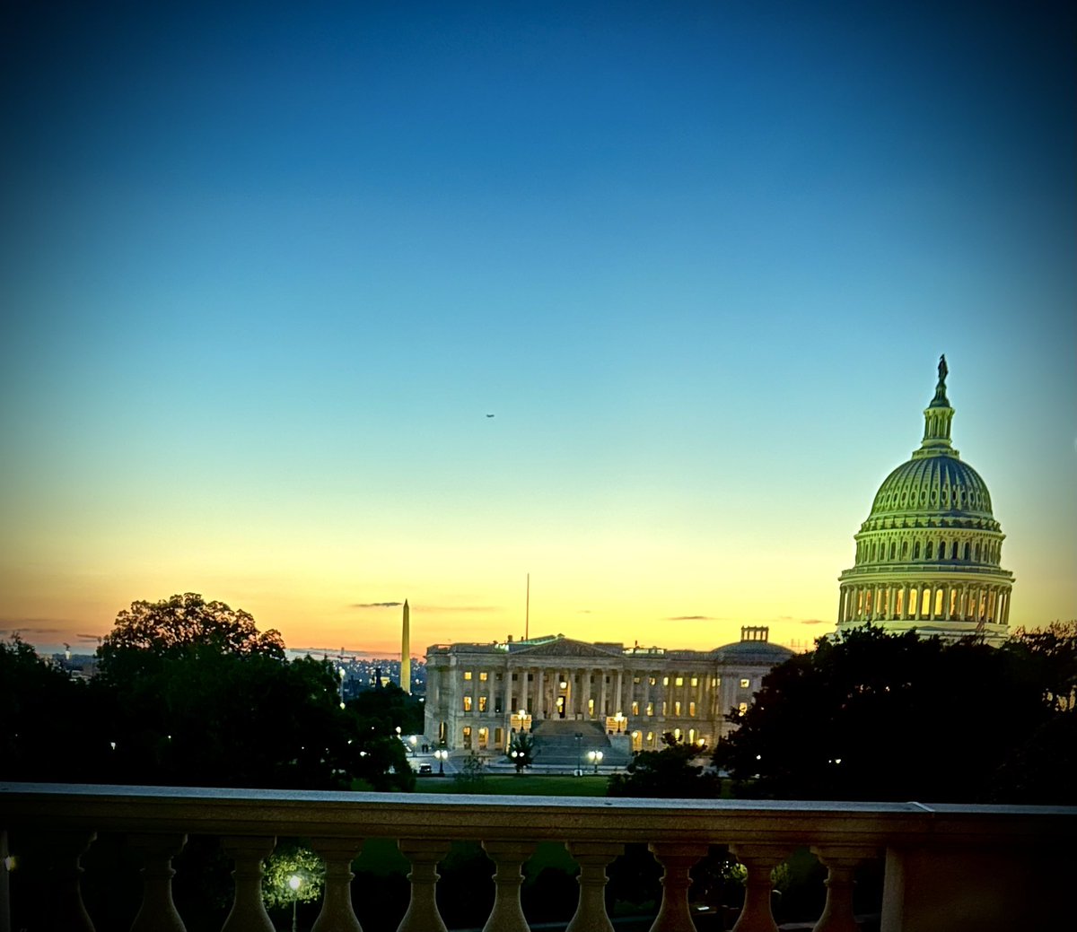 kelseycob's tweet photo. Congrats @CNS_Update on another amazing annual meeting! So proud of all the @MGUHNeurosurg students, residents, faculty and alumni who represented us. We loved sharing our home city and best 5k routes with you all! #CNS2023 https://t.co/gjVraq8G1e