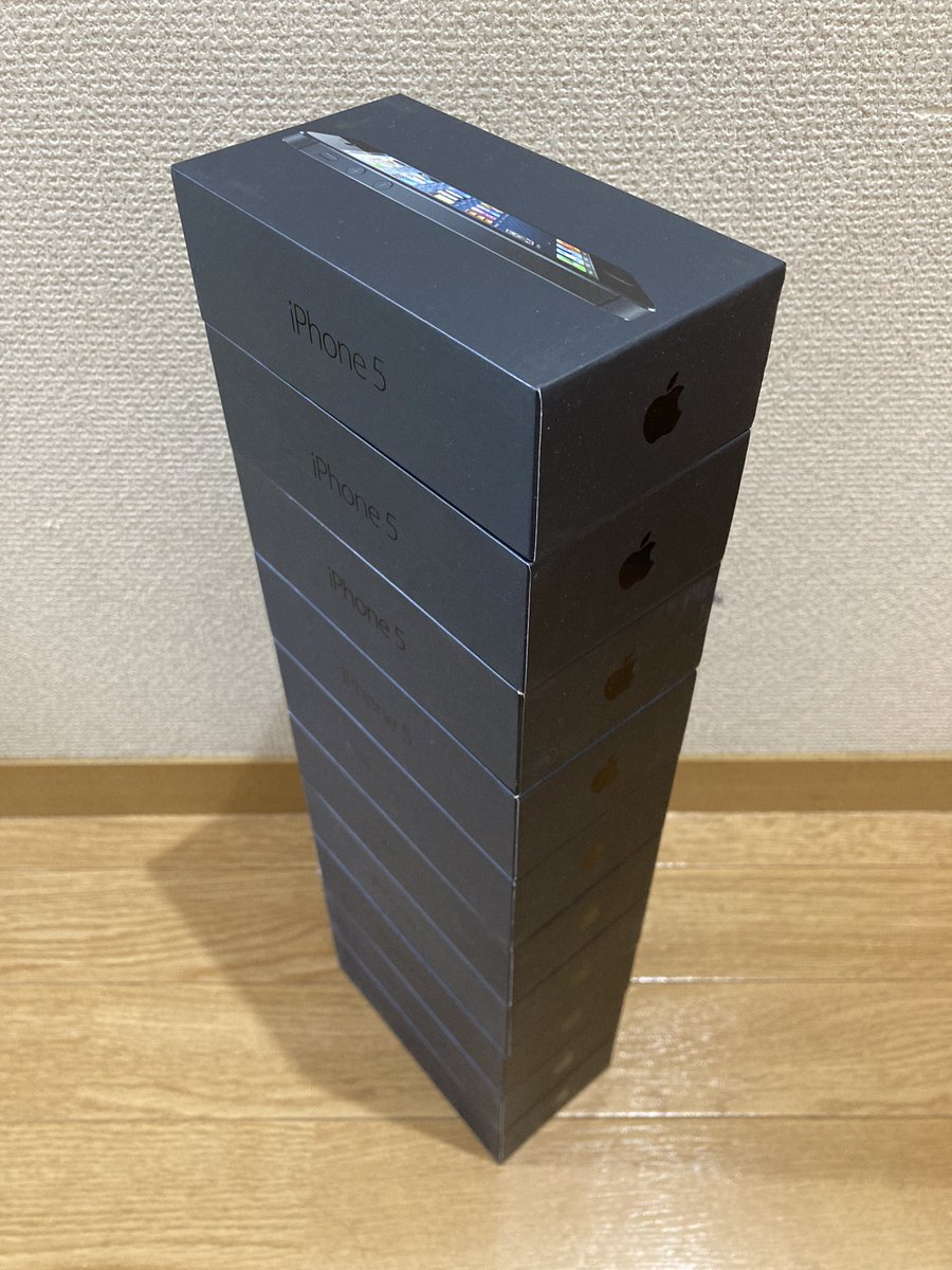 hidetoshiohsawa's tweet image. #下取り端末 用 #iPhone5 の空箱たくさん出てきた ꉂ🤣w𐤔 ほか #iPhone4s など20箱くらい捨てたw