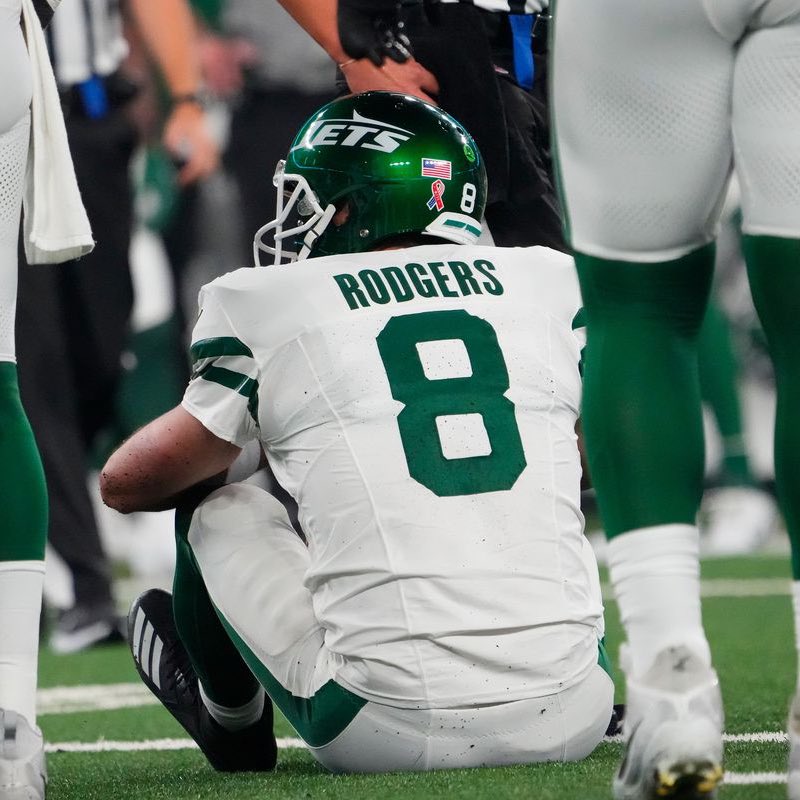 nyporchsport's tweet image. DJ LeMahieu requested personal days from Yankees following news of Aaron Rodgers’ achilles tear this week:

“Not much is known about DJ, but those in his inner circle say he’s taking the news of his childhood hero going down particularly hard,” sources close to NYP Sports say.…