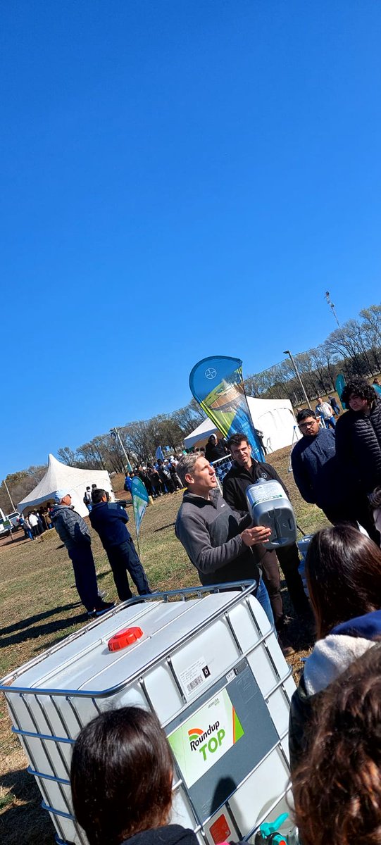 GutiCoco's tweet photo. Gran evento #Lartiinnova, foco en la innovación, sustentabilidad y los jóvenes,  gracias por hacernos parte. @AgroBayerAR @jfmarini @pfernandezpoeta https://t.co/gPbrcKEMDj
