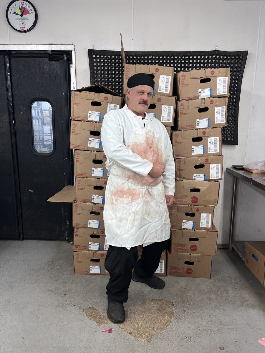 djhegemony's tweet photo. 1840 lbs of brisket cut today. 🔪 https://t.co/6qXLjzB3kg