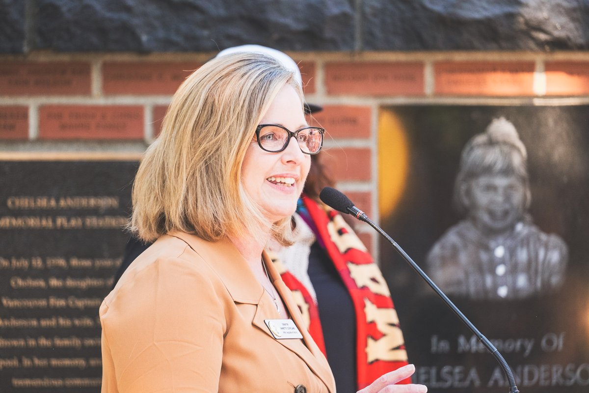 Annette Cleveland tweet media