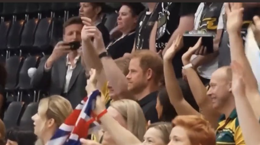 mummysunshine's tweet image. Why is #MattWilkinson at #InvictusGames #InvictusGamesDusseldorf stalking #HarryandMeghan #ToxicBritishMedia taking sneaky pictures @WeAreInvictus