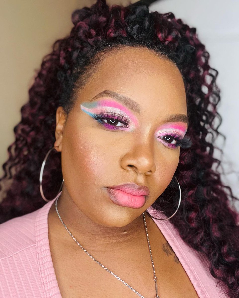 Callmelady96's tweet photo. This was really fun to do ☺️ I’m loving the cotton candy vibes 🥰
#Makeuplover #Foundation #elfpowergripprimer #elfputtyprimer #elfputtyblush #makeuplooks #aqueendomcosmetics #pinkeyeshadow #cottoncandyeyeshadow https://t.co/WJ21Ash3qB