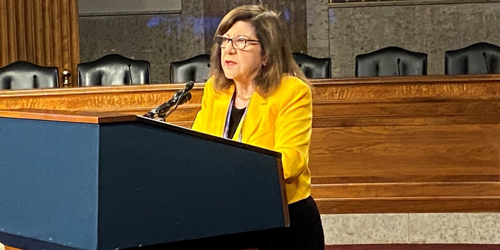 American Association for Cancer Research CEO Margaret Foti welcomed attendees to the Reception to Celebrate Lifesaving Science in the Dirksen Senate Office Building on the evening before the Rally for Medical Research. @AACR is the Founding Organizer of #RallyMedRes. @AACR_CEO