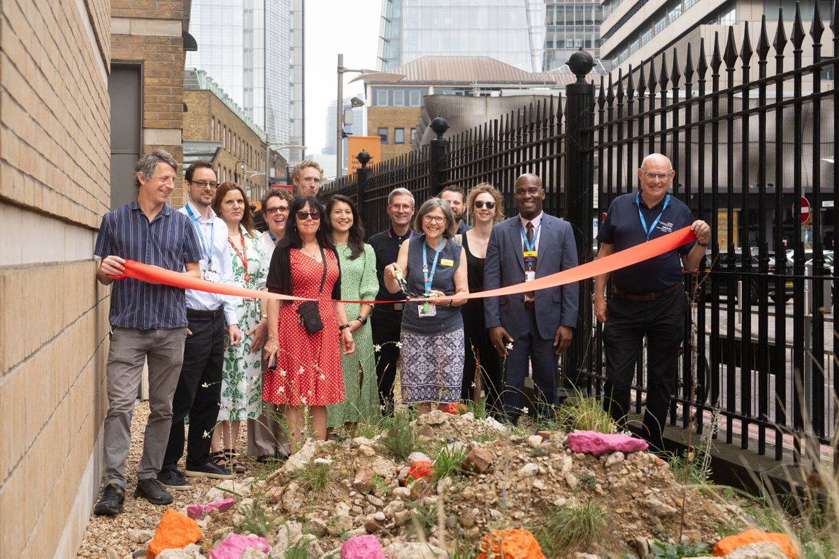 moore_d's tweet photo. Stakeholder event last Friday for the #WastetoWildlifeGarden @NHSEngland Guy's Hospital, made for #biodiversity from recycled crushed concrete and sand (from locally demolished buildings). A working partnership between @GSTTnhs @KingsCollegeLon @cityscapesUK @TeamLondonBdg https://t.co/FKVm4I8Sjq