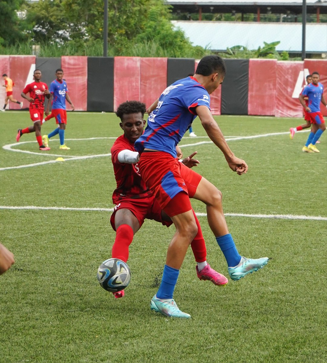 sportingsmfc's tweet photo. El equipo #SportingProm disputó un partido de práctica frente a la selección U-17 de Panamá como preparación para la fecha 9 a jugarse el sábado frente a San Martín. 🔴⚫

#LucharYGanar💪
#ElEquipoDelDistrito https://t.co/rDQQsupdTR