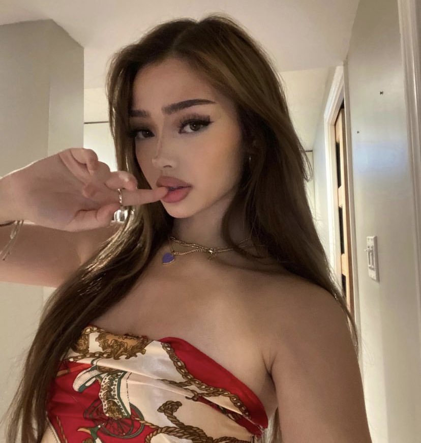 goddess_caerynn's tweet photo. Your girlfriend could never look as beautiful as a brat like me💕

At least you can be a human simp wallet for me instead!😊

I'll wedgie you while I take your money and you scream: "I lost for Caerynn😍"

|findom humanatm verified 19 good girl boy toy dog doggy atm paypig cuck| https://t.co/2XPvNMVPyQ