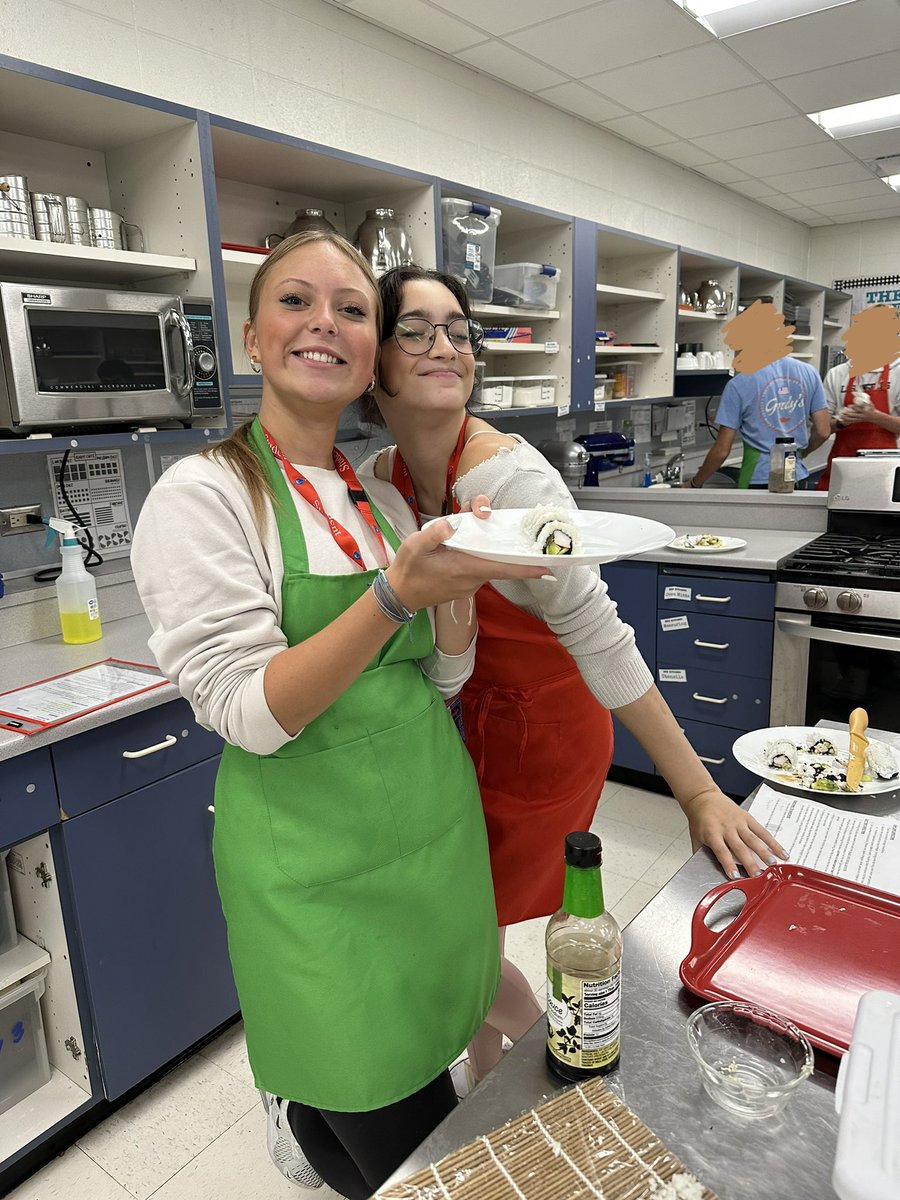 On today’s menu… burgers for culinary 1 to practice checking internal temp. + California rolls for culinary 2 to wrap up the history of food and the ‘Americanization’ of various dishes. The best part was seeing all the happy smiles of proud students! 🍔🍚#BetterTogetherD95