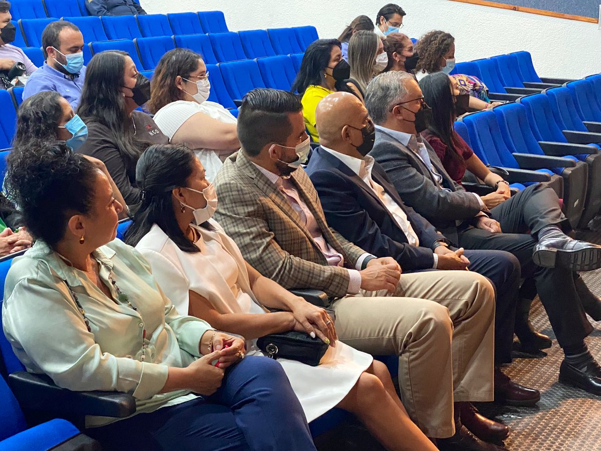 AJZGrector's tweet photo. Este día, en la @FCC_UASLP se realizó la clausura del Taller de Armonización Legislativa en materia de Derechos Humanos de las Mujeres. 

Celebro el trabajo que las mujeres parlamentarias así como el compromiso que legisladores y legisladoras tienen con las demandas sociales. https://t.co/0lfoqtxQgI