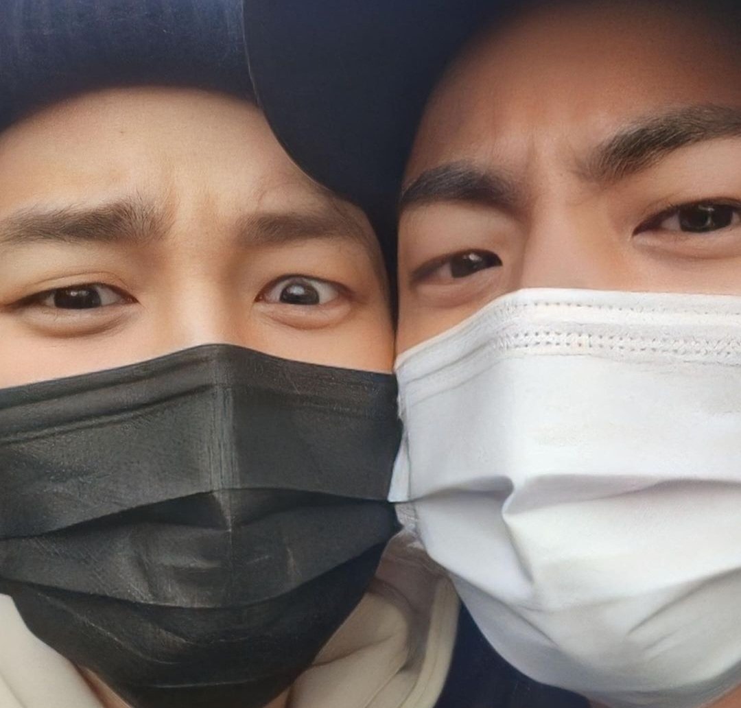 mofumofuRJ92's tweet photo. 昨日の2人のやりとりに
この場所が一気に明るくなって♡
一生懸命説明するジミンちゃん🐥
颯爽と現れて長男節🐹を炸裂しく
推しに幸せな一時♡
ジミンちゃんのアイコン見る度に
これに変わった瞬間の気持ちを
今も思い出すよ♡
 #素敵なジン君集め隊
 #BTSJIN   #BTSJIMIN #D272
 #WeLoveYouJin https://t.co/gkloILuDf3