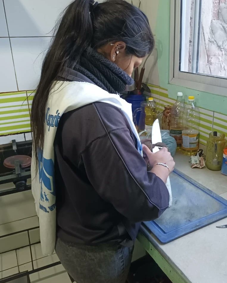 MILESFeTeVeLP's tweet photo. Comedor "El Futuro"

Hoy al mediodía estuvimos preparando el almuerzo para los vecinos del barrio Villa Argüello, Berisso. En esta oportunidad fue sopa de fideos 😋

#organizacionpopular 💪🏽 https://t.co/RseK4cba0Y