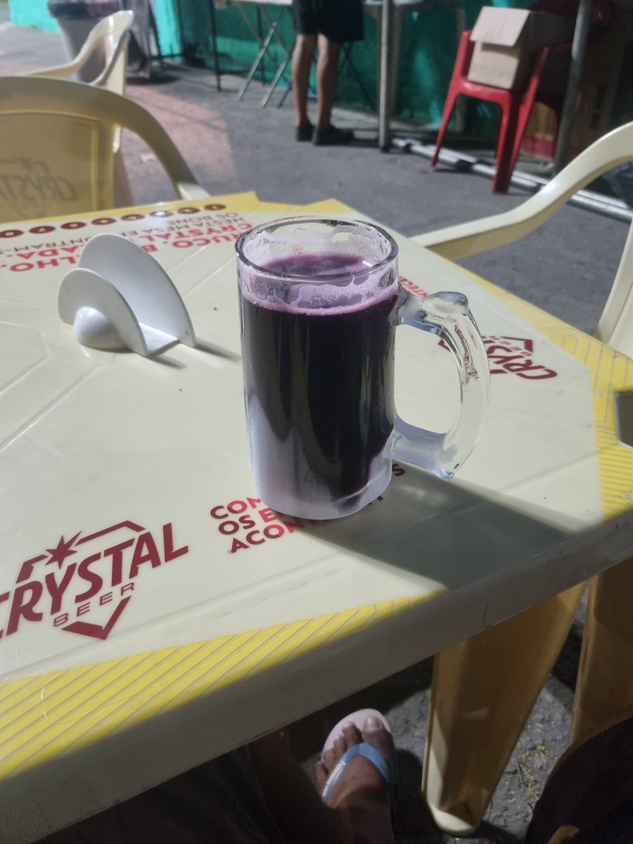 Um brinde aos defeitos por que as qualidades ninguém liga mesmo!!!