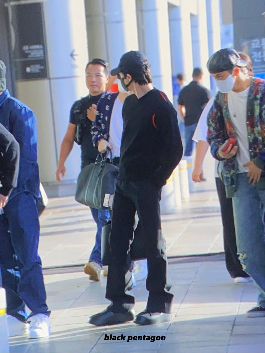 leejenokr's tweet photo. 230914 GMP 출국 #제노 전신🫶🏻 https://t.co/mhJF5auv6E
