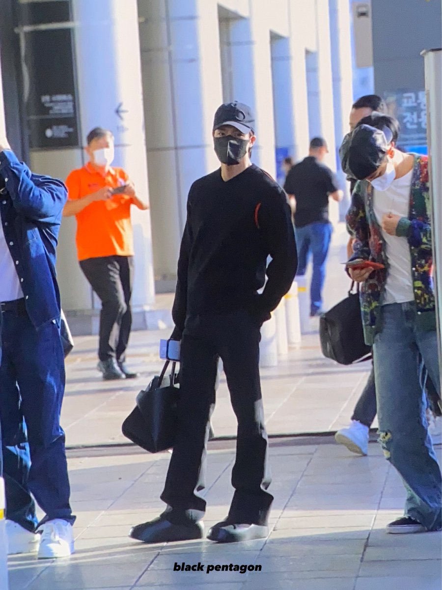 leejenokr's tweet photo. 230914 GMP 출국 #제노 전신🫶🏻 https://t.co/mhJF5auv6E