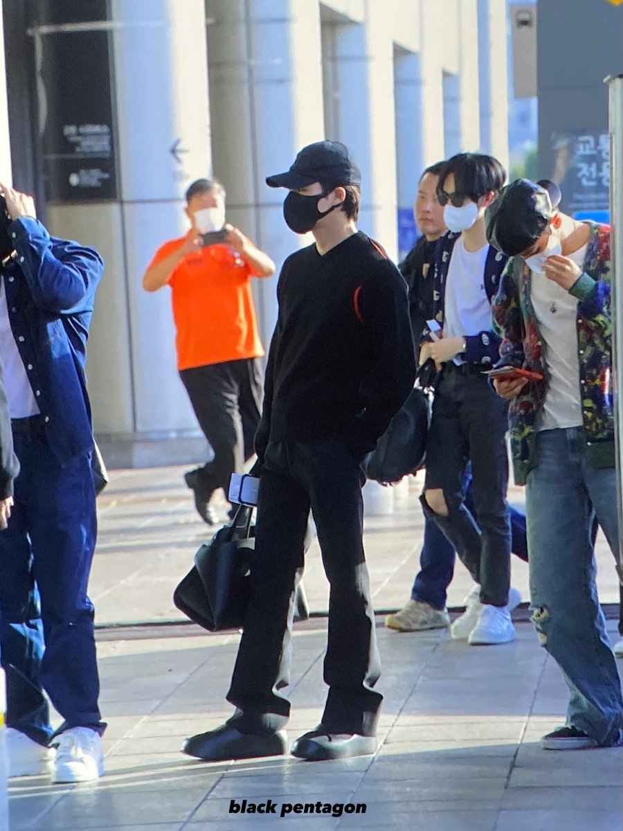 leejenokr's tweet photo. 230914 GMP 출국 #제노 전신🫶🏻 https://t.co/mhJF5auv6E