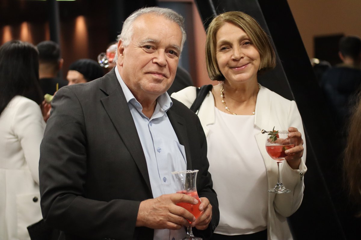 Un capítulo se cierra como estudiantes y otro comienza como egresados #Rosaristas #URBusinessAlumni 🌟

Así vivimos la despedida de los graduandos de nuestra Escuela <a href="/AdmonURosario/">Escuela Admon UR</a>  que esta semana alcanzarán un hito importante en su camino profesional. 🎉🎓 <a href="/URosario/">URosario</a>