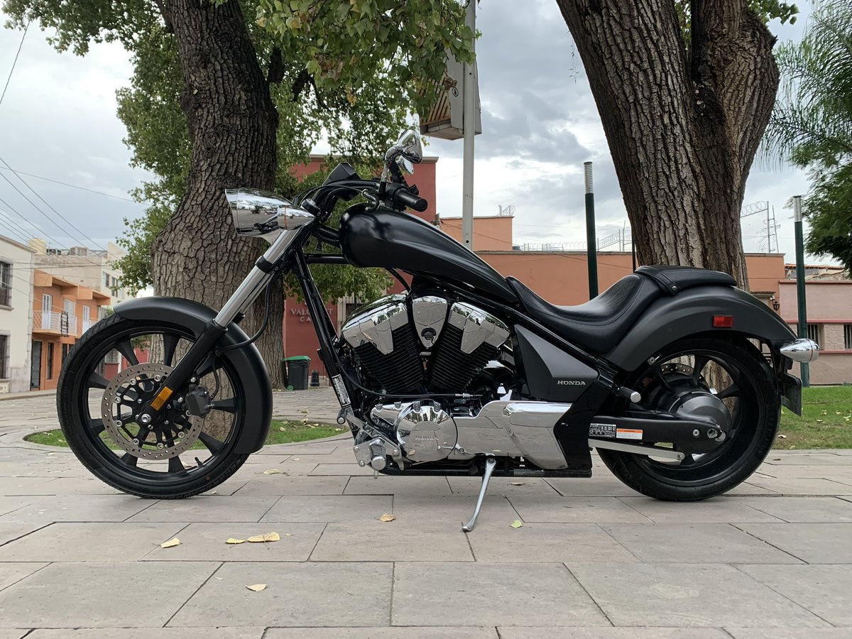 darkdante0's tweet photo. @hondamotos_mx @hondamotos_mx Algún día regresa la #Fury a México? Vendí la mía con la esperanza de comprarla con ABS🥲, en EUA salió desde principio de año! Ayúdanos tío Honda!! https://t.co/FQSGqPK8UX