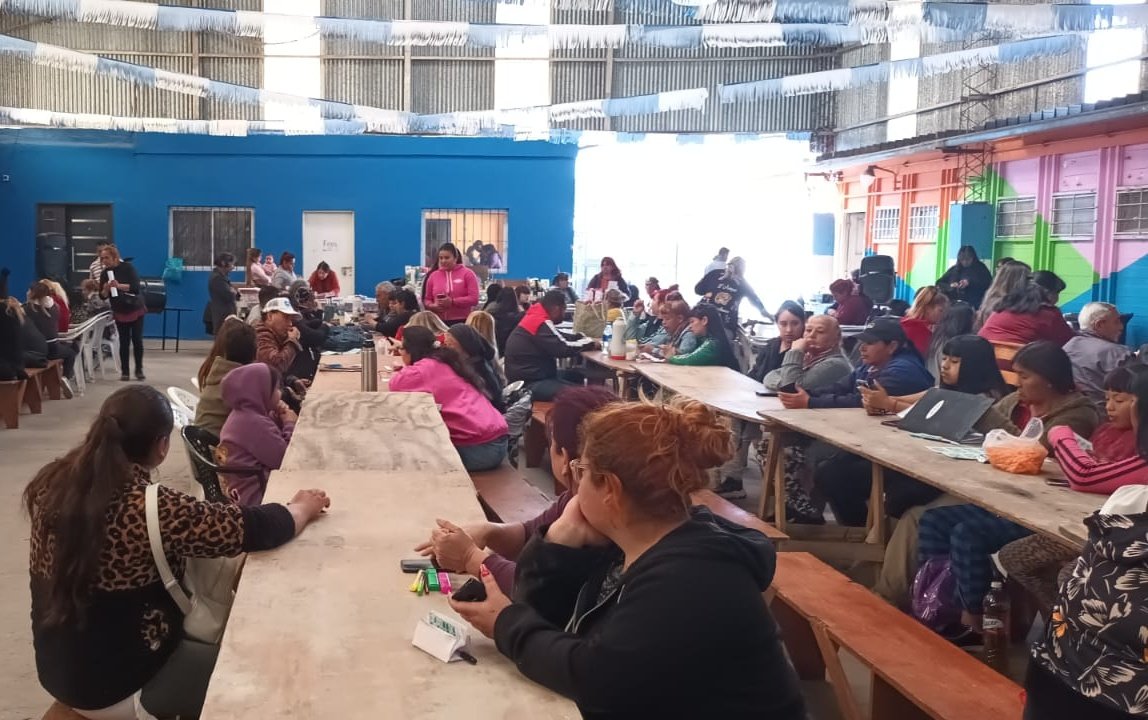CccMatanza's tweet photo. Compañeros y compañeras de nuestra organización compartieron una agradable tarde y colaboraron para que las compañeras puedan representar nuestra organización en el próximo 36° ENM. https://t.co/KgdhWbX4yH