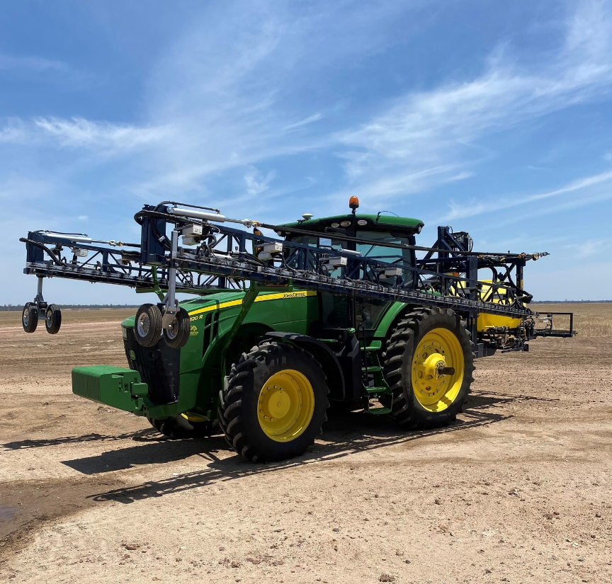 HayesSpraying's tweet photo. Why work harder when you can work smarter?

Our Hydraulic Fold Three Point Linkage - your key to effortless field changes and greater manoeuvrability! 🌱

#HayesSpraying #WEEDIT https://t.co/ZMQXSrmPQn