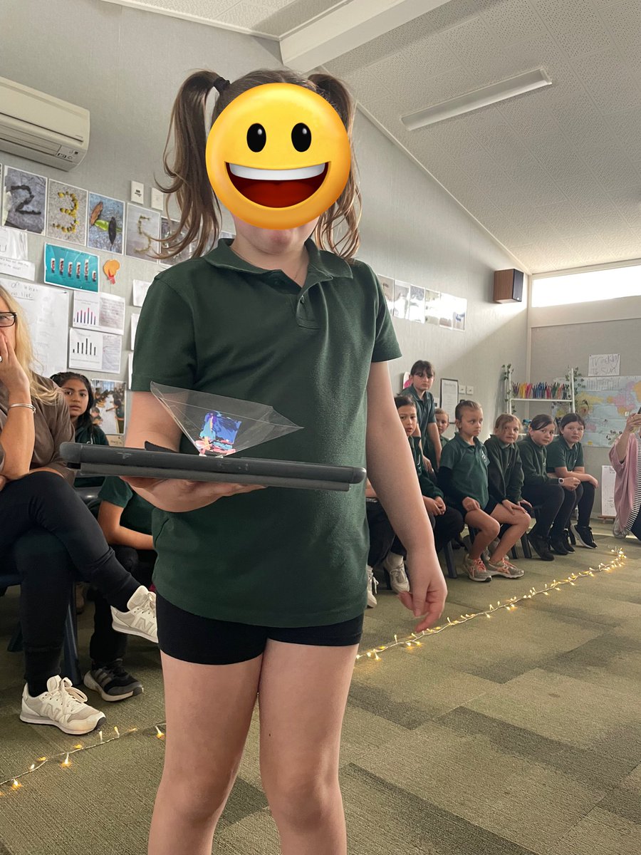 lindi_newth's tweet photo. Hologram fashion show to promote students’ art designs for their school Bathroom Beautification project. #EveryoneCanCreate #keynote #AppleEDU https://t.co/YuelWQfOm1