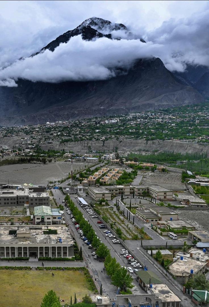 Gwadar_Pro's tweet photo. Gilgit city the Mini Islamabad ⛰️❤️
#gilgitbaltistan #gilgitcity https://t.co/8vSJ3uTy1f