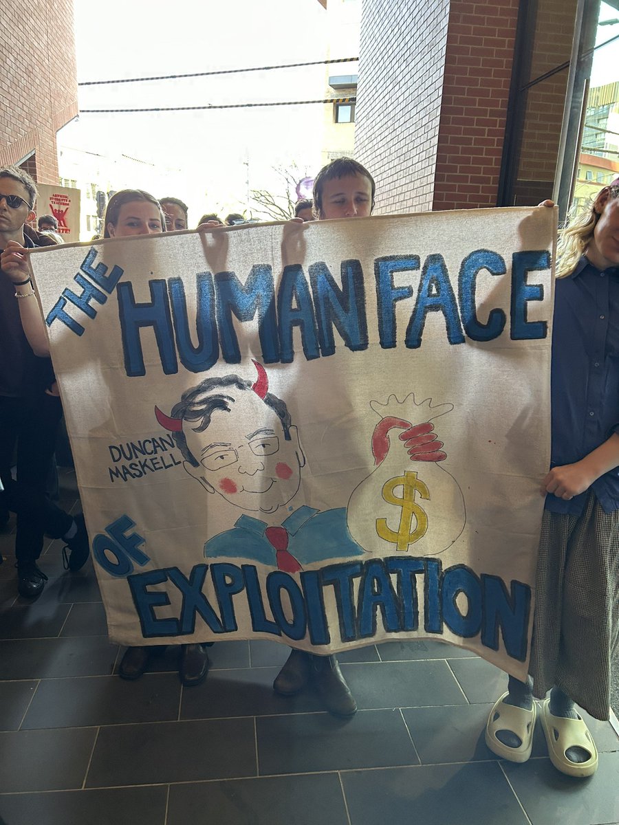 NTEUVictoria's tweet photo. The human face of exploitation.
#UniMelbstrikes @NTEUUniMelb https://t.co/VtzxV2henC