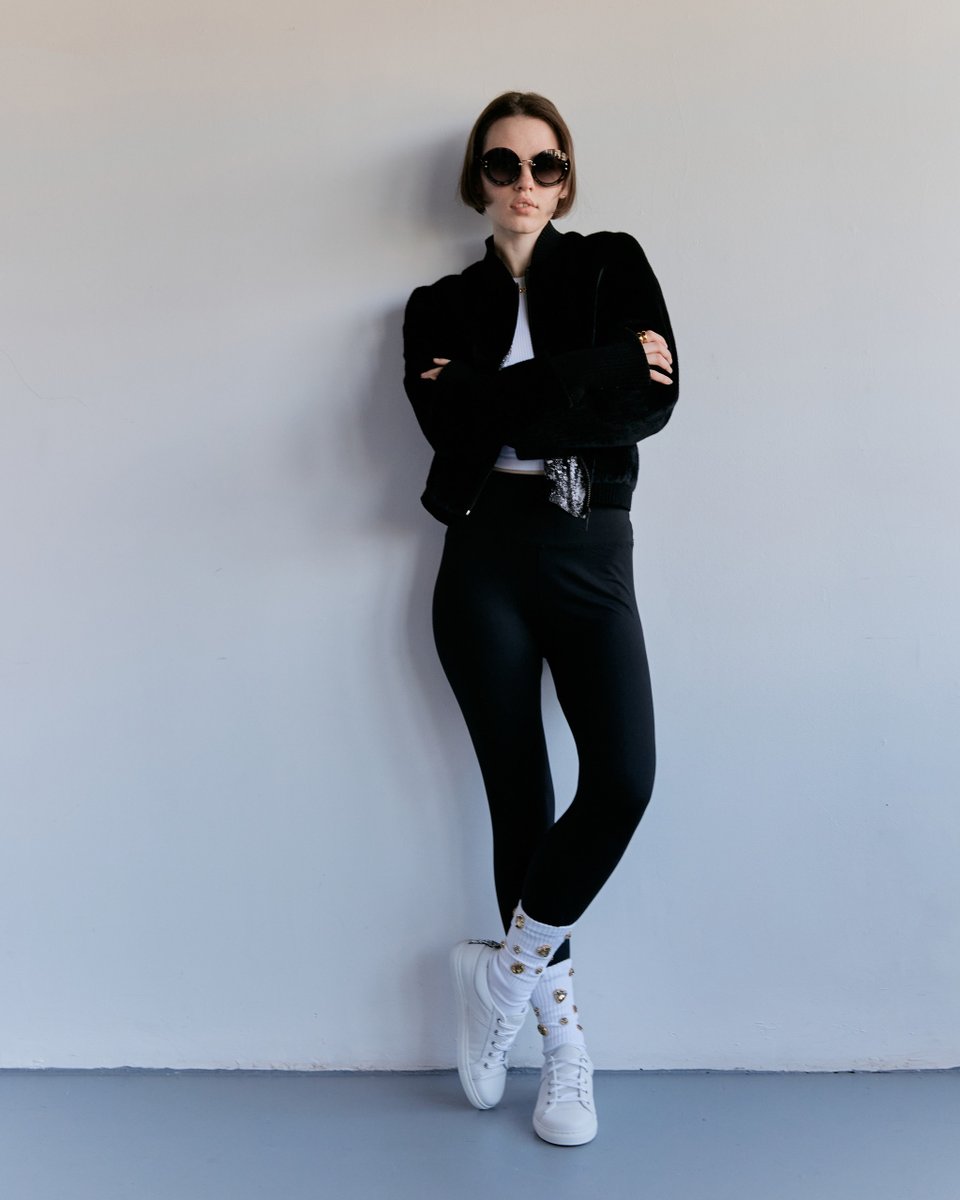 GLINTXBRAND's tweet image. Don't wait, your fashion upgrade is just a click away! 🛒✨ Visit our website now and discover exclusive offers waiting for you. Elevate your style while saving - it's a win-win! 💃💼 
#glintxstatement
#statementsocks
#glintxbrand