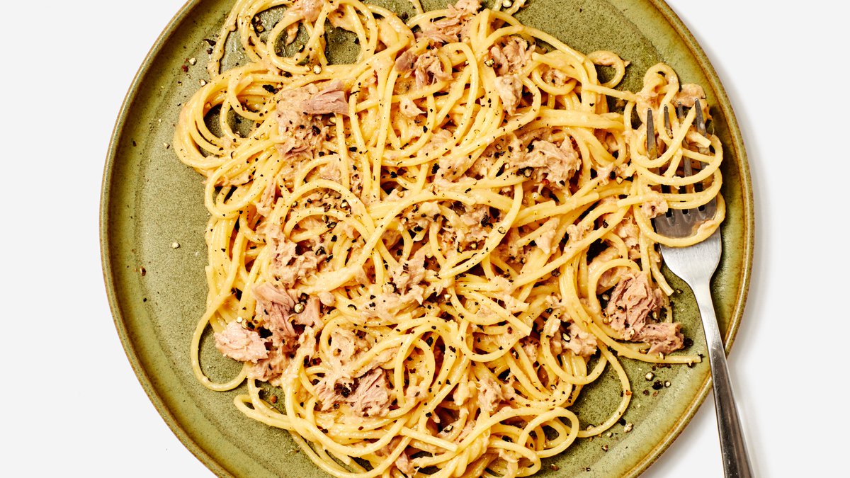 bonappetit's tweet photo. The 3-ingredient tuna spaghetti I fell for in Italy. https://t.co/4flbxopikt https://t.co/dVlBs9cDUw