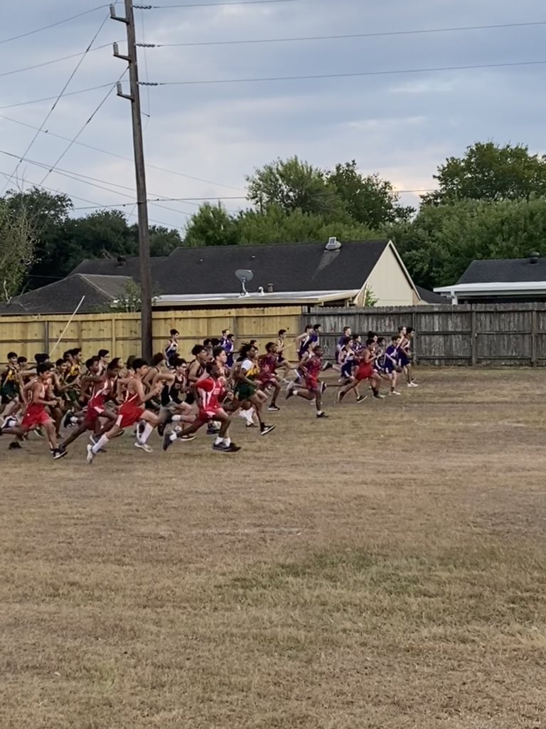 RoweLadyJags's tweet photo. Our Jags competed in their first cross country meet of the season! Way to run Jags!!! @RoweBoysAthl @RoweCFISD @CFISDAthletics #RoweLetsRowe https://t.co/dMyawDCwsY