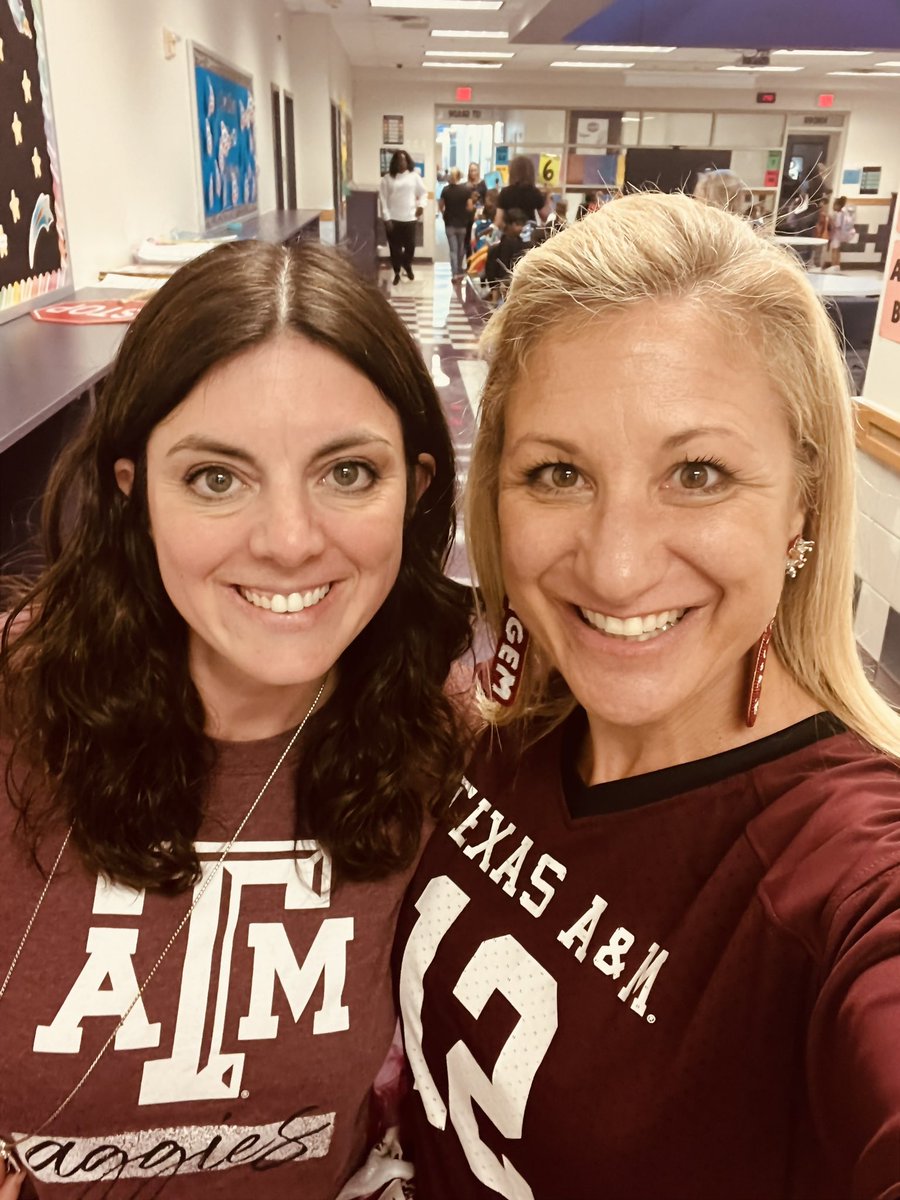 JenaSalomon's tweet photo. Aggies were well represented @corbellcountry today! #CorbellDreamers #DreamBigWorkHardMakeitHappen #CollegeWeek2023 https://t.co/T1esGZnMX9
