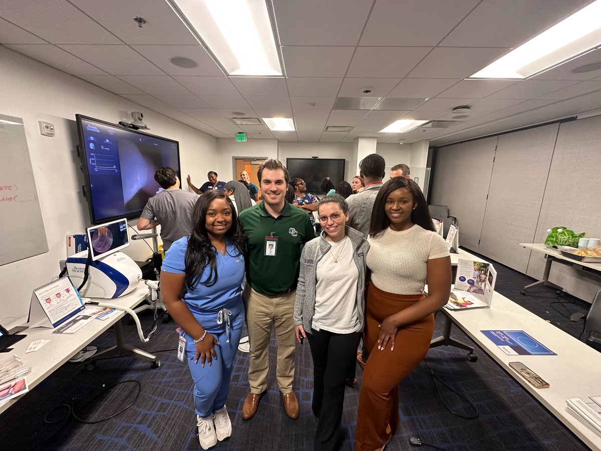 Saw_Reed's tweet photo. We had an awesome #Urology workshop hosted by @UrologyUnbound. This was a great opportunity for students at @MSMEDU interested in urology. Thanks @Medtronic and @bsc_urology for coming out and showing us your cool devices! #UroSoMe https://t.co/KDydXjZom3