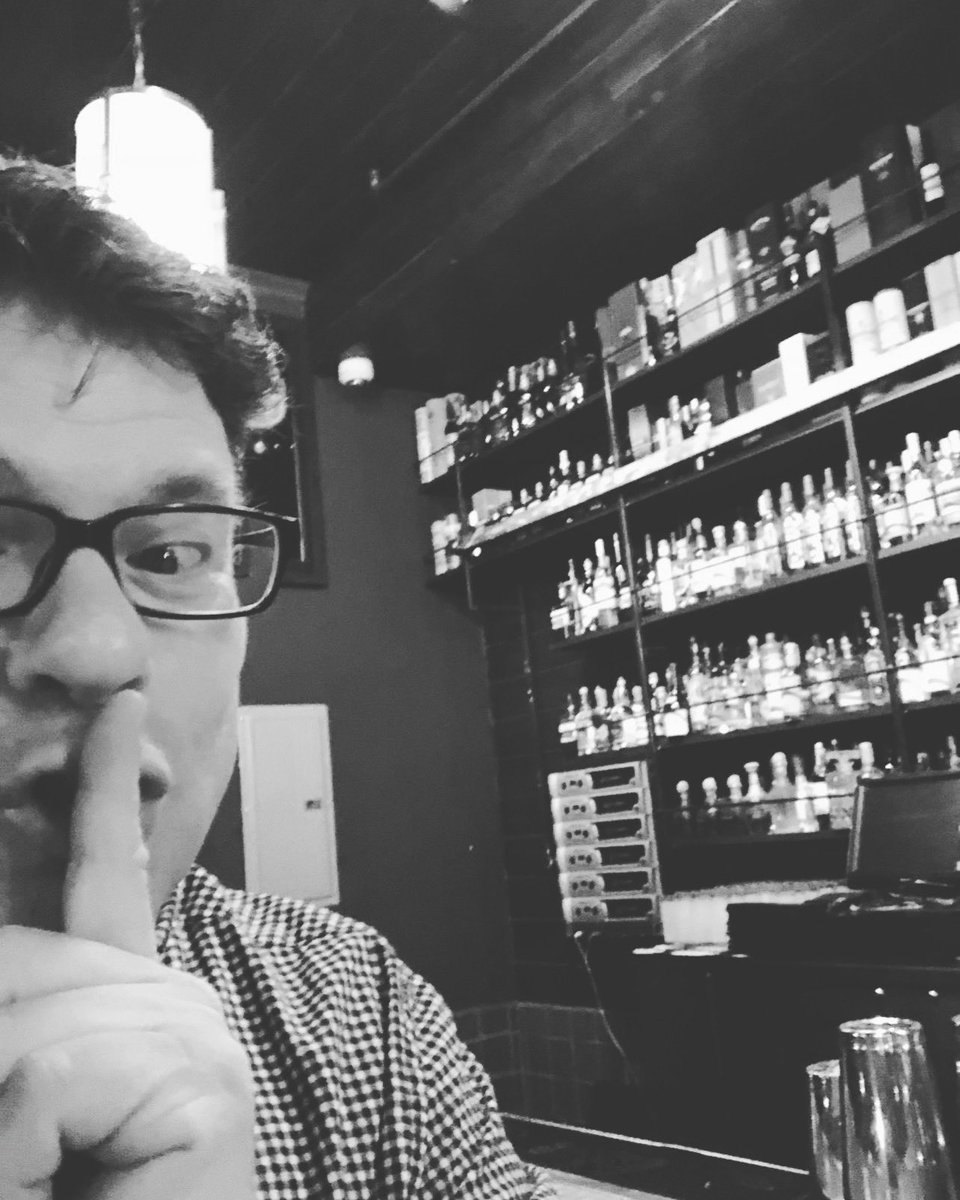 Merchandise7X's tweet photo. What’s with all the reporters &amp; writers from
@phillyinquirer and taking pix at @hopsinglaundry? I can't even put @phillyinsider on our banned list because the FBI and US Marshals have placed him in the witness protection program right after this selfie was taken 🤔🤷‍♂️🤨 https://t.co/CHjeqgesvx