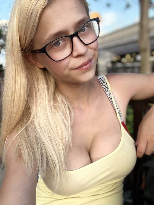 It&rsquo;s been a hot and tiring day here at Magical Kingdom in Orlando!!  Definitely ready to go to sleep