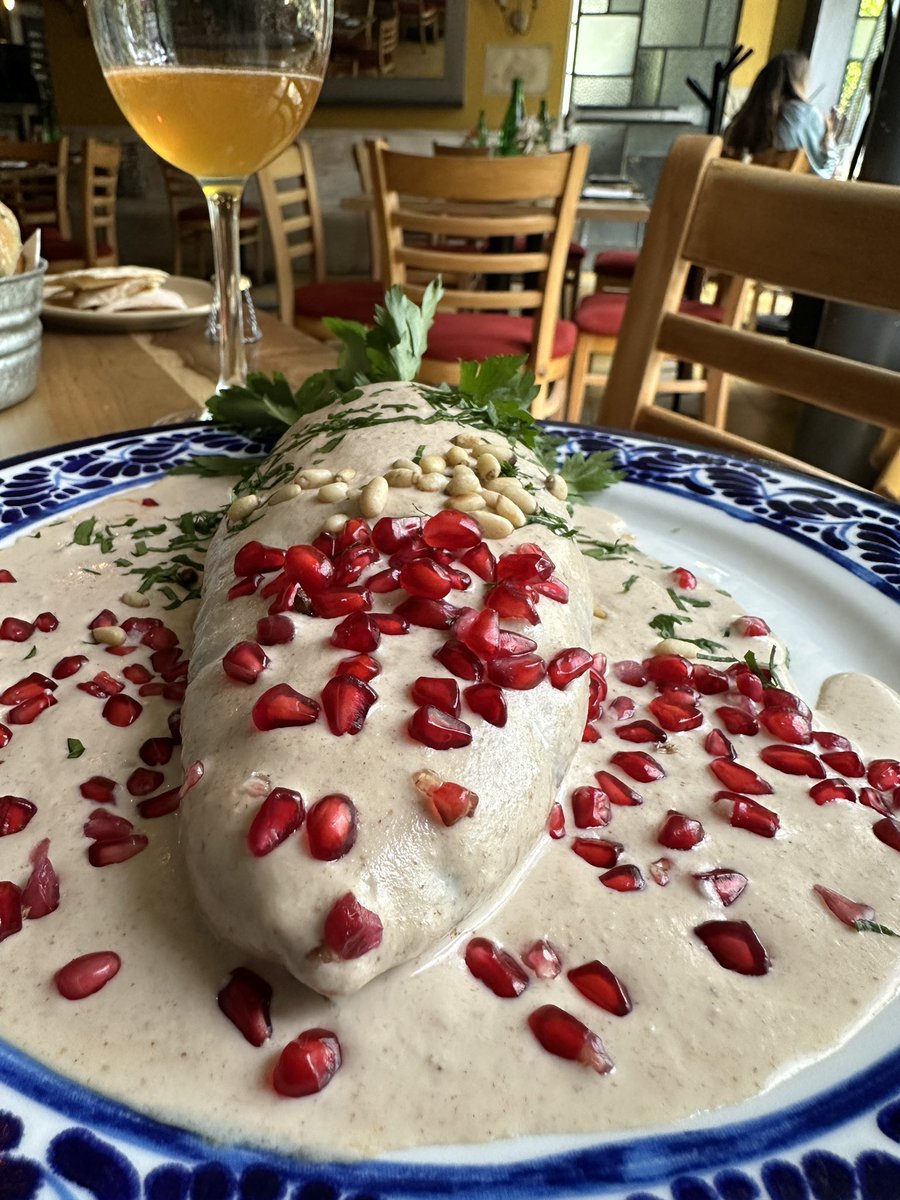 Después de un mezcal Pa Los Cuates
No  ga da ….
Harta nuez y con una copa de sidra brut
Maravilla 
Tenemos también relleno de solo fruta.