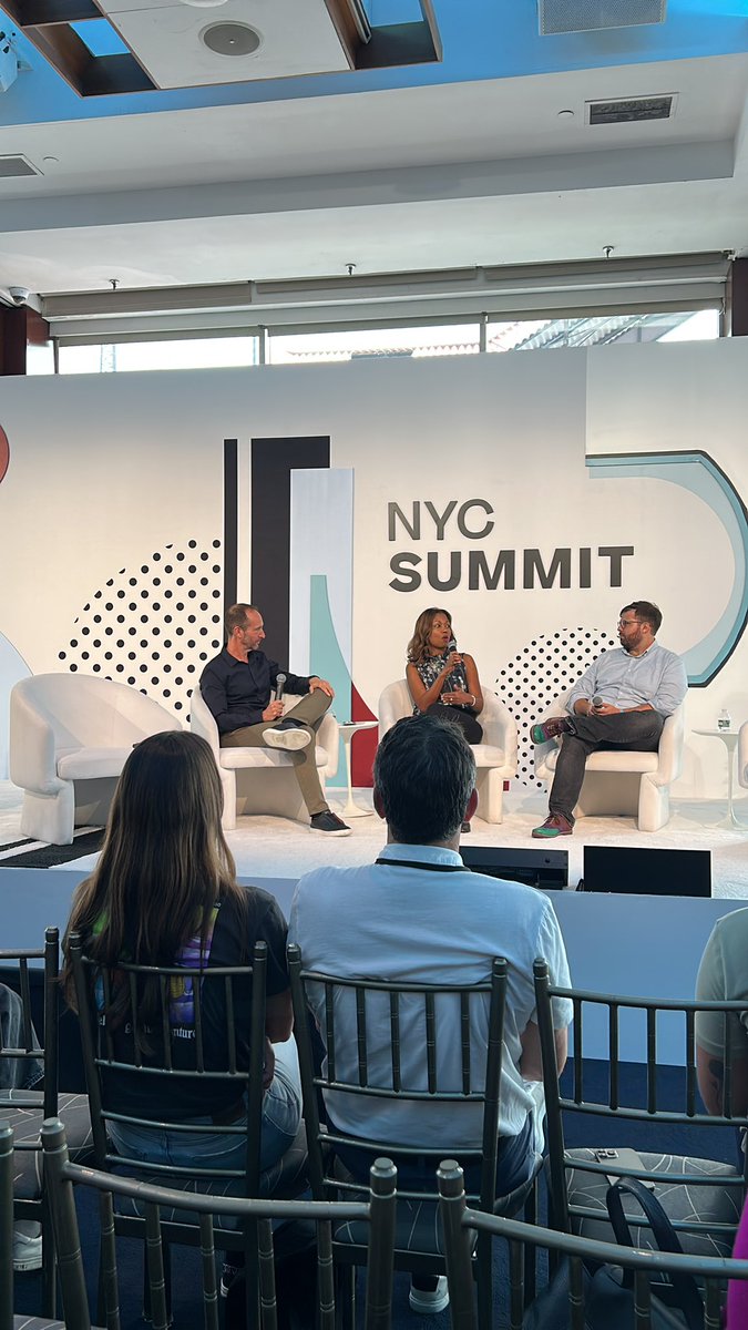 “[for startups] Cash is carbs. Resourcefulness is protein.” <a href="/dafrankel/">David Frankel</a> #nycsummit