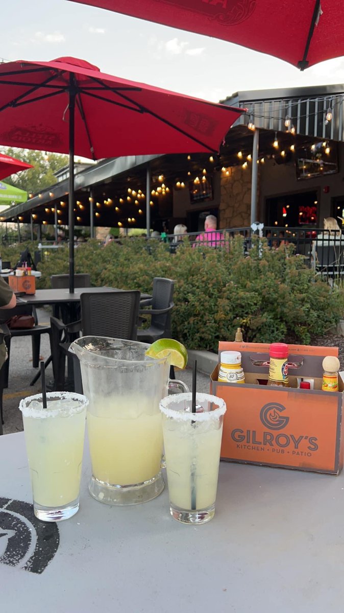 You still have time, LIVE MUSIC ‘til 9 PM, keep those margaritas comin’