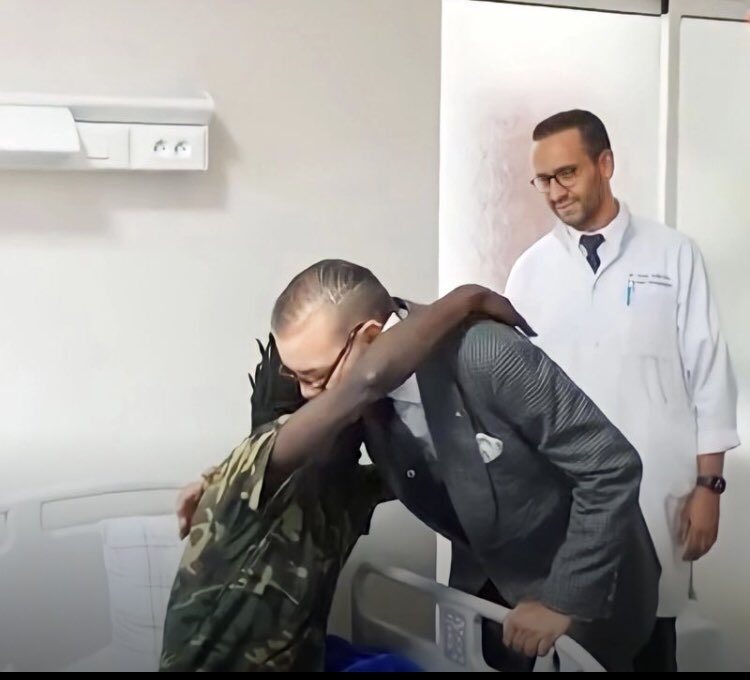 🆕ماشاءالله أمير الموءمنين صاحب الجلالة محمد السادس حفظه الله 

Une image très émouvantes de la visite du Sa Majesté le Roi Mohammed VI aujourd’hui au Centre Hospitalier Universitaire de Marrakech où séjournent les survivants du séisme qui a frappé le pays. Masha Allah